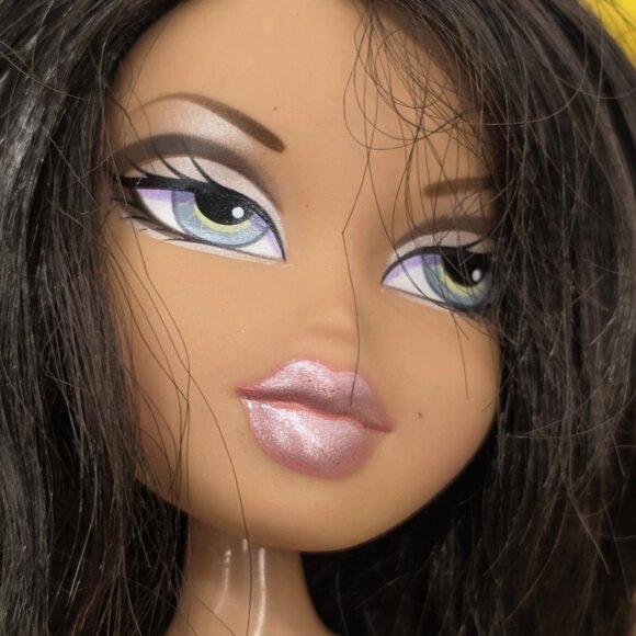 Bratz Be-Bratz series 10 inch doll Jasmin - Picture 7 of 8